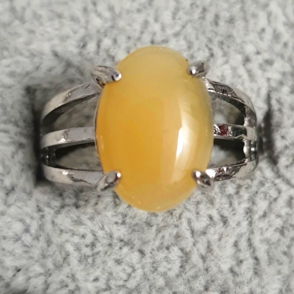 Elegant Silver and Moonstone Ring
